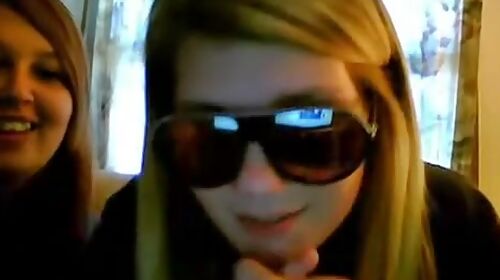 Teenie flashes her big boobs on Omegle