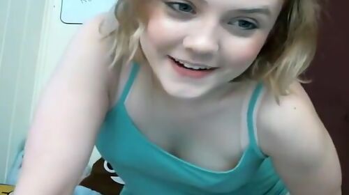 Lovelly teen 18+ Fingers Pussy And Toying Her Ass