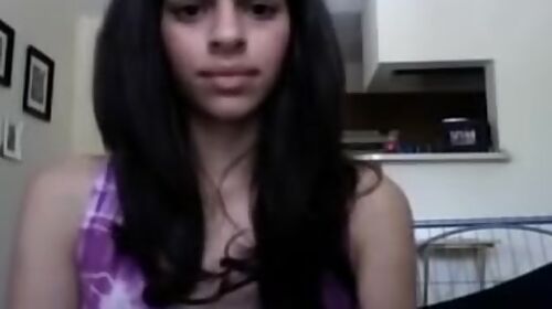 Beautiful Arabian teen 18+ shows her yummy pussy on webcam