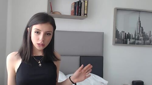 Cute Alice shaking her sweet ass for you