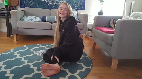 Petite teen 18+ Takes Her White Socks Off And Showcases Her Delicious Feet